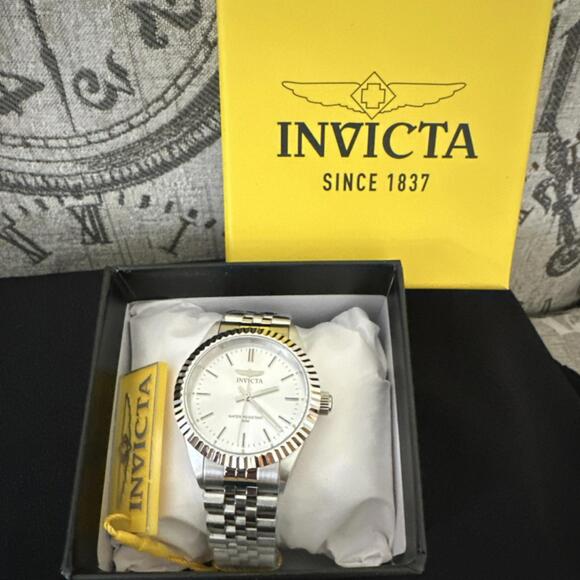 Invicta Specialty Women’s Watch 36mm Stainless Steel 50M Water Resistant 29396 - Picture 7 of 8